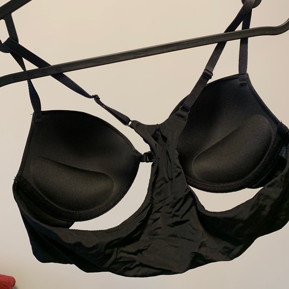 Sporty black front closure push-up bra - Picture 2 of 5